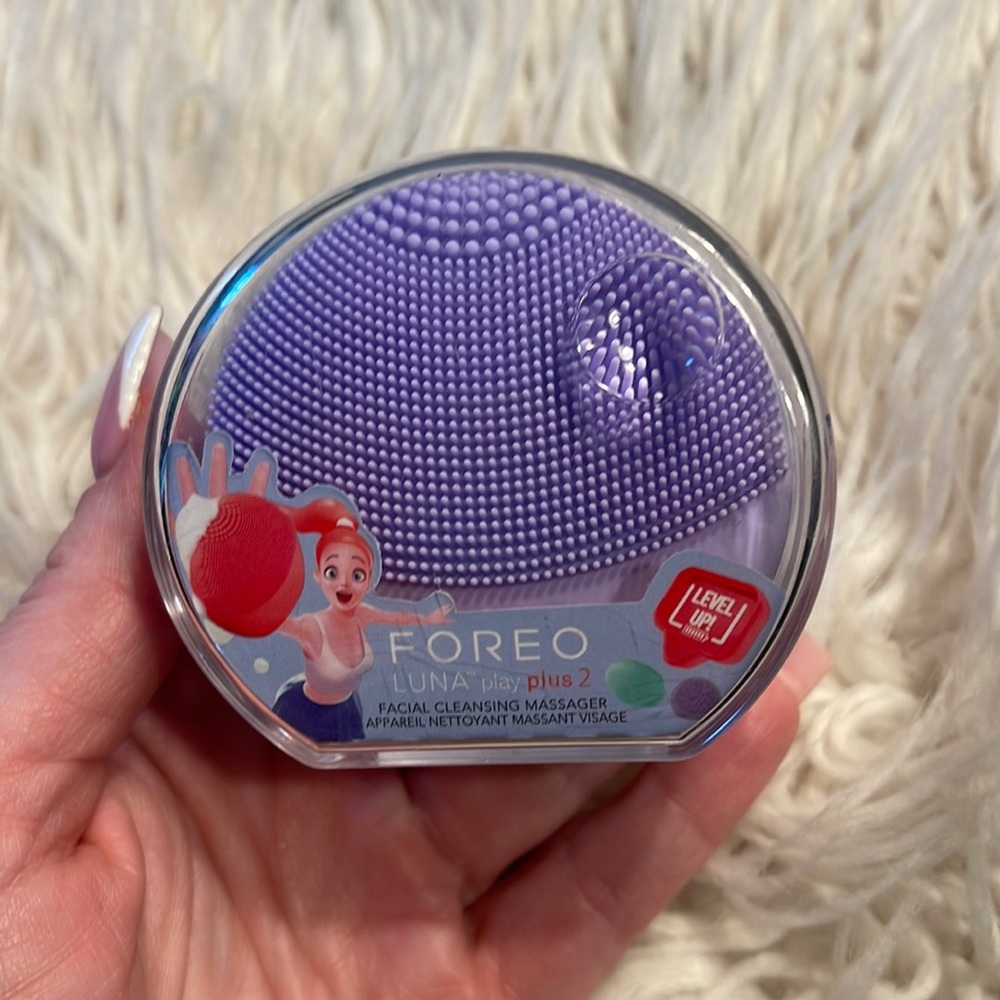 FOREO LUNA PLAY PLUS 2- facial cleaner